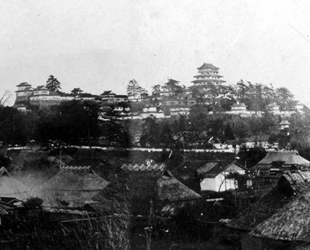 津山城の古写真（明治初頭、撮影:松平国忠）